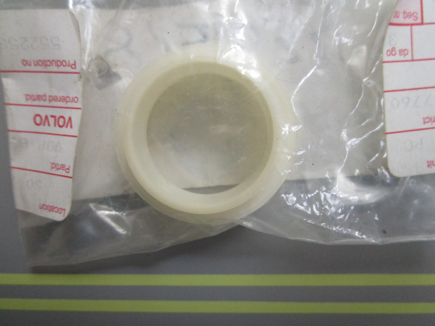 *NEW OEM* 0810 Volvo Penta Retainer 873534