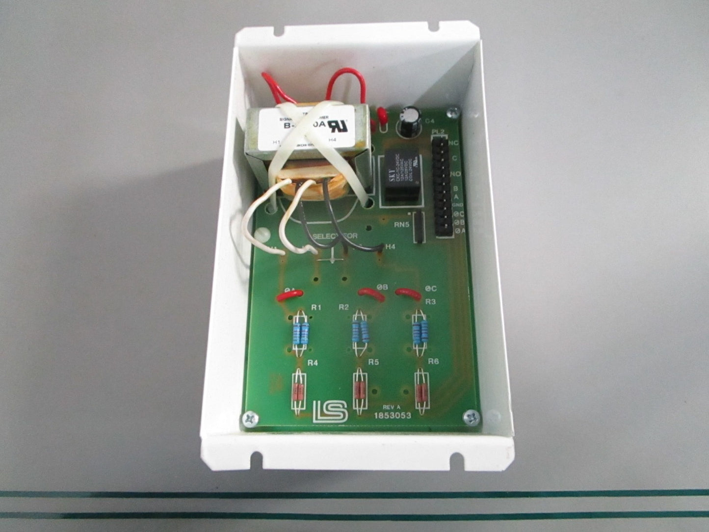 NEW OEM 70LSEUV9926220 Lake Shore 490V 3-Phase Voltage Sensing Relay 0820