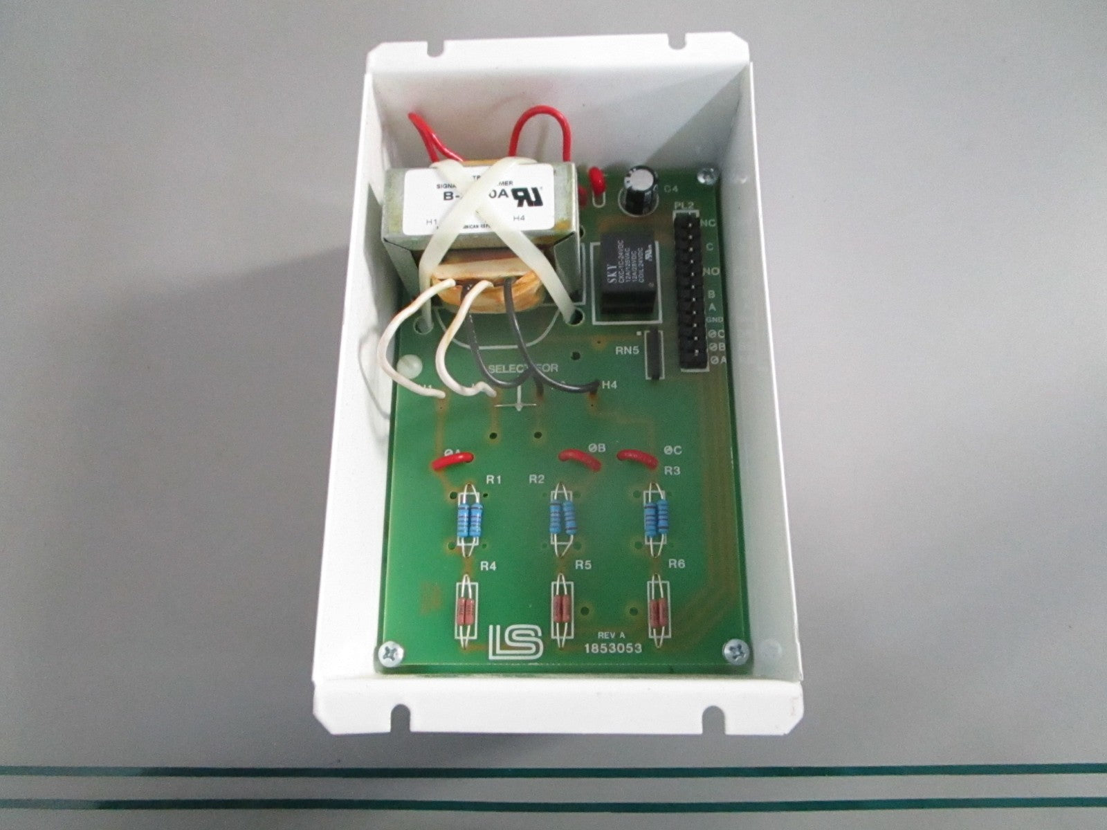 NEW OEM 70LSEUV9926220 Lake Shore 490V 3-Phase Voltage Sensing Relay 0820
