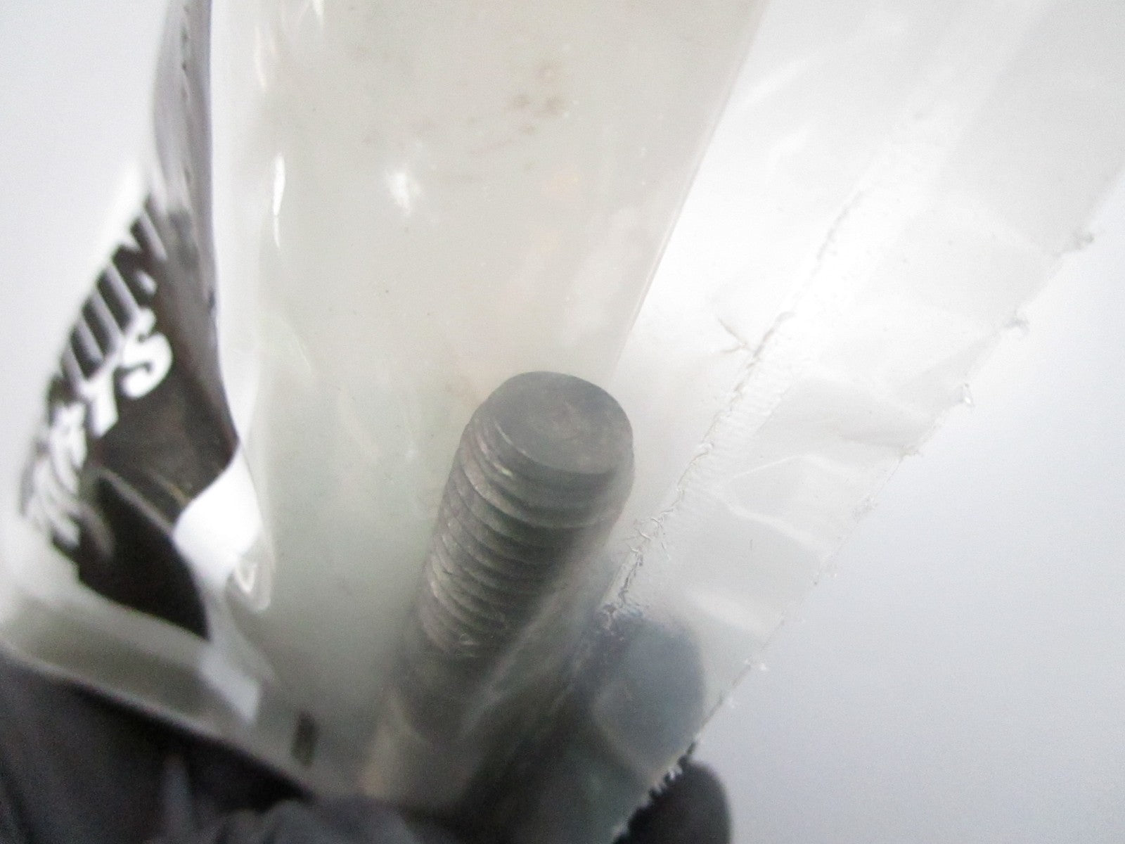 *NEW OEM* 0810 Cummins High Temp Stud 3689587