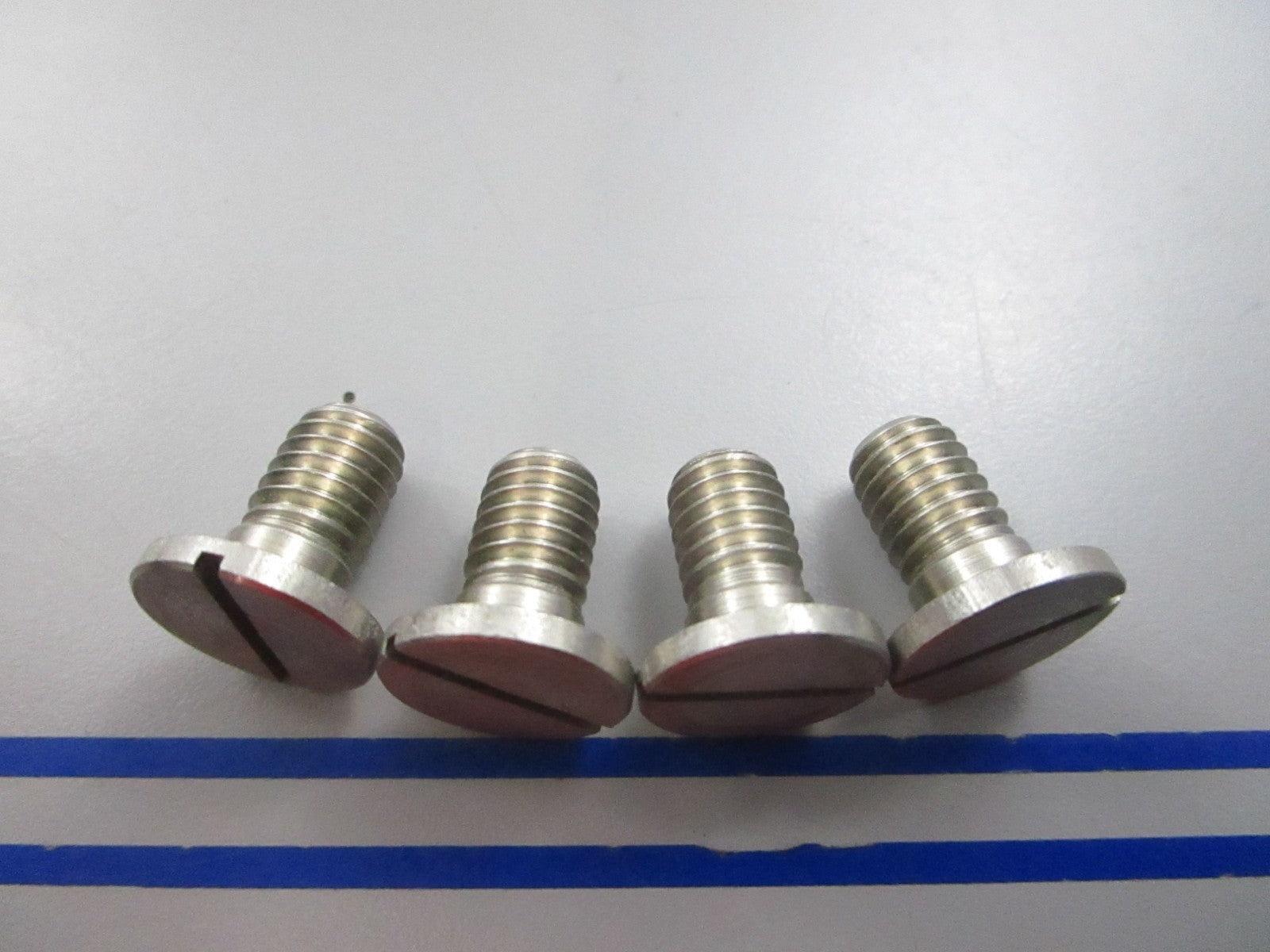 NEW OEM (LOT OF 4) 10-29608 Mercury Quicksilver Screw 0810
