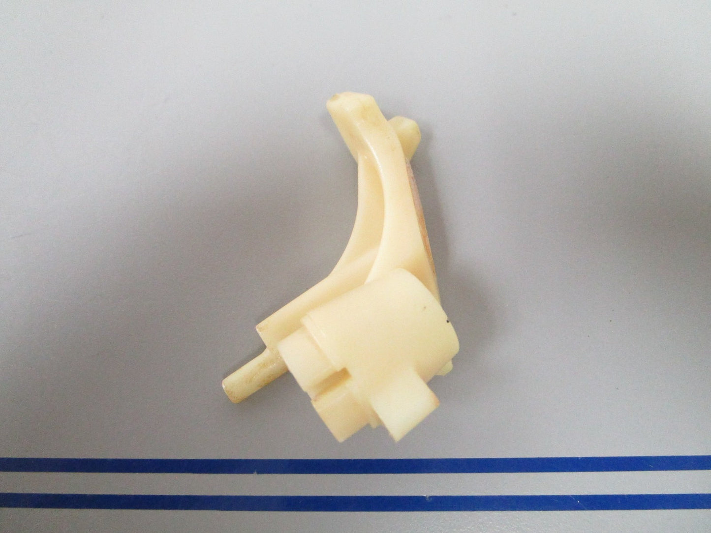 NEW OEM 317657 0317657 OMC Johnson Evinrude Lever 0720