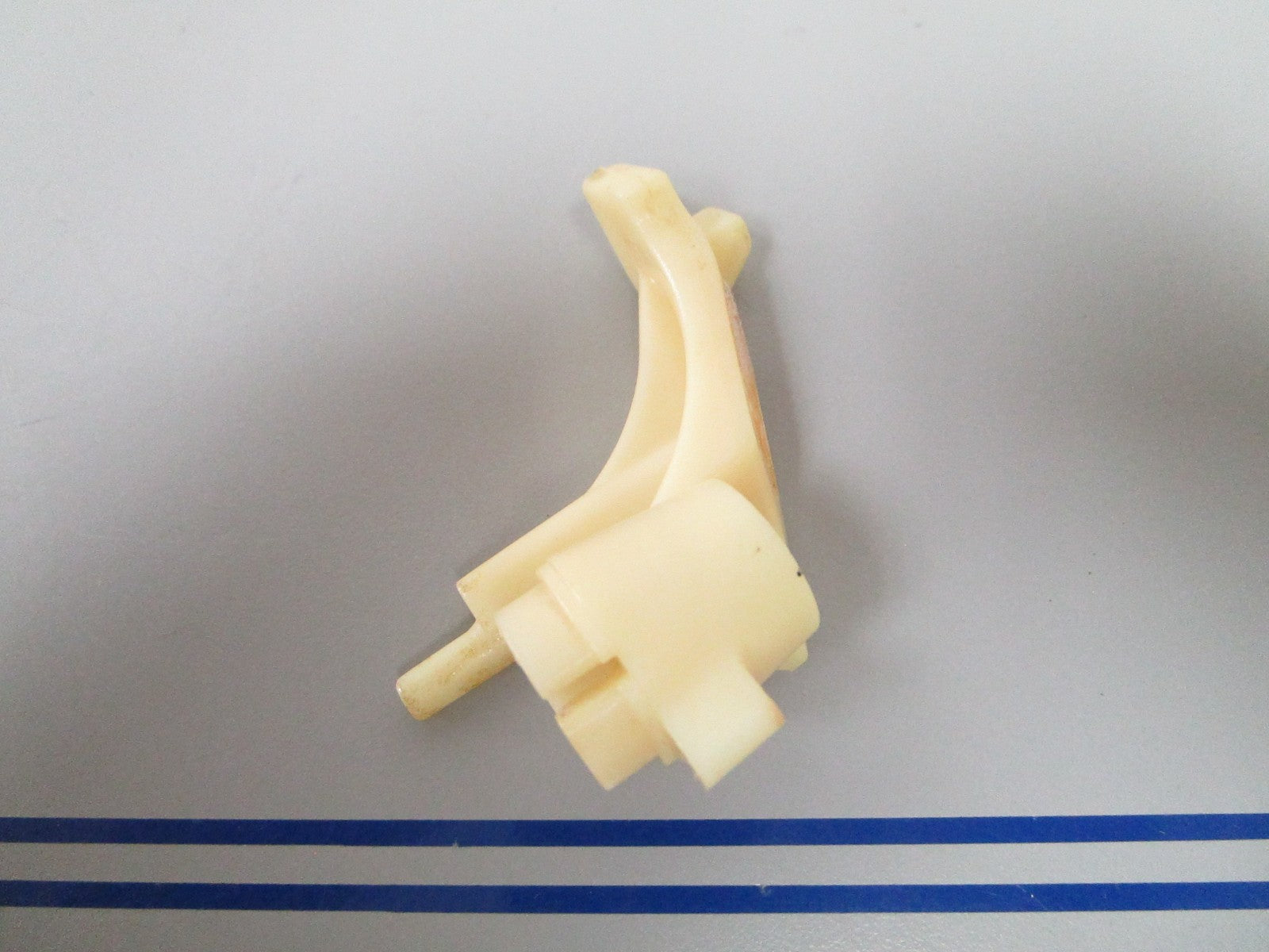 NEW OEM 317657 0317657 OMC Johnson Evinrude Lever 0720