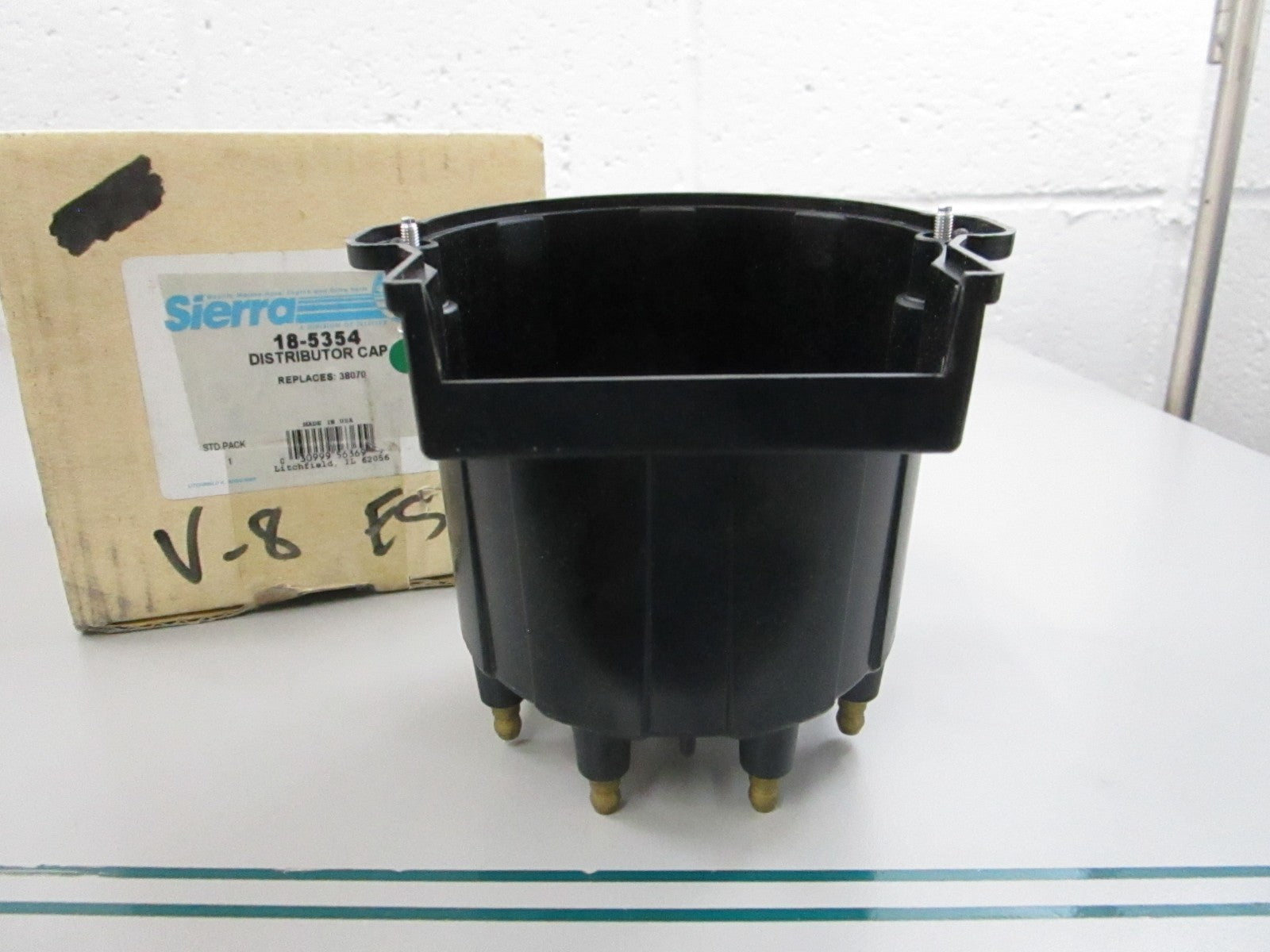 NEW 18-5354 Replaces: 38070 Sierra Distributor Cap 0810