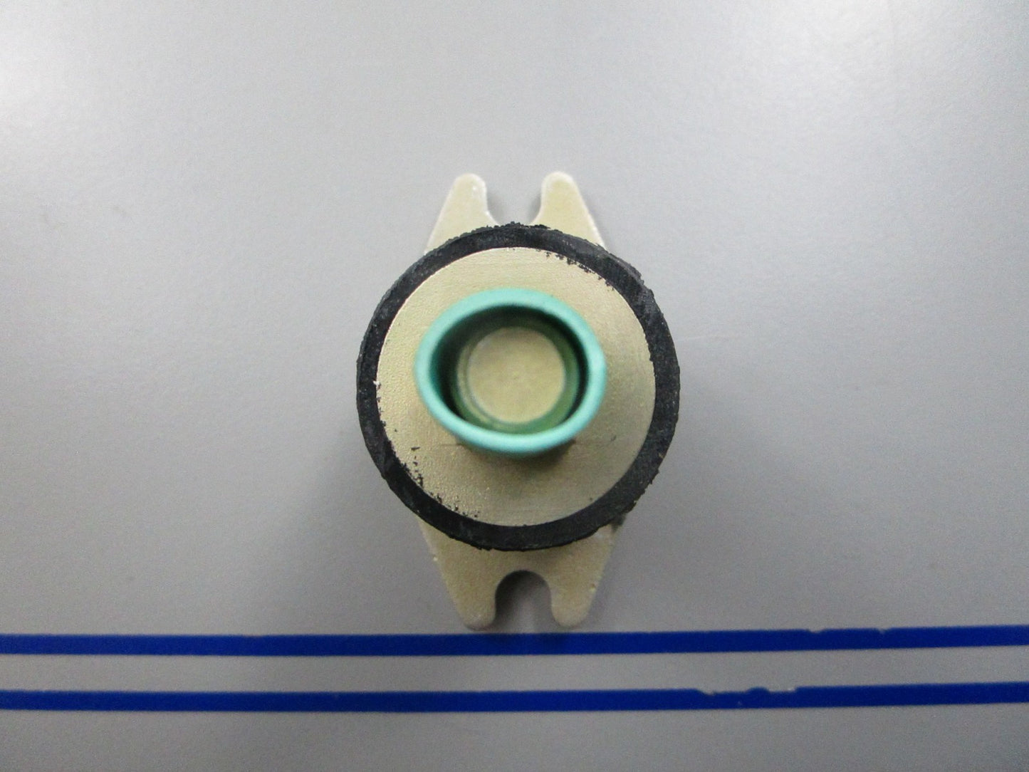 *NEW OEM* 0720 OMC Johnson Evinrude Rubber Mount 778211 0778211