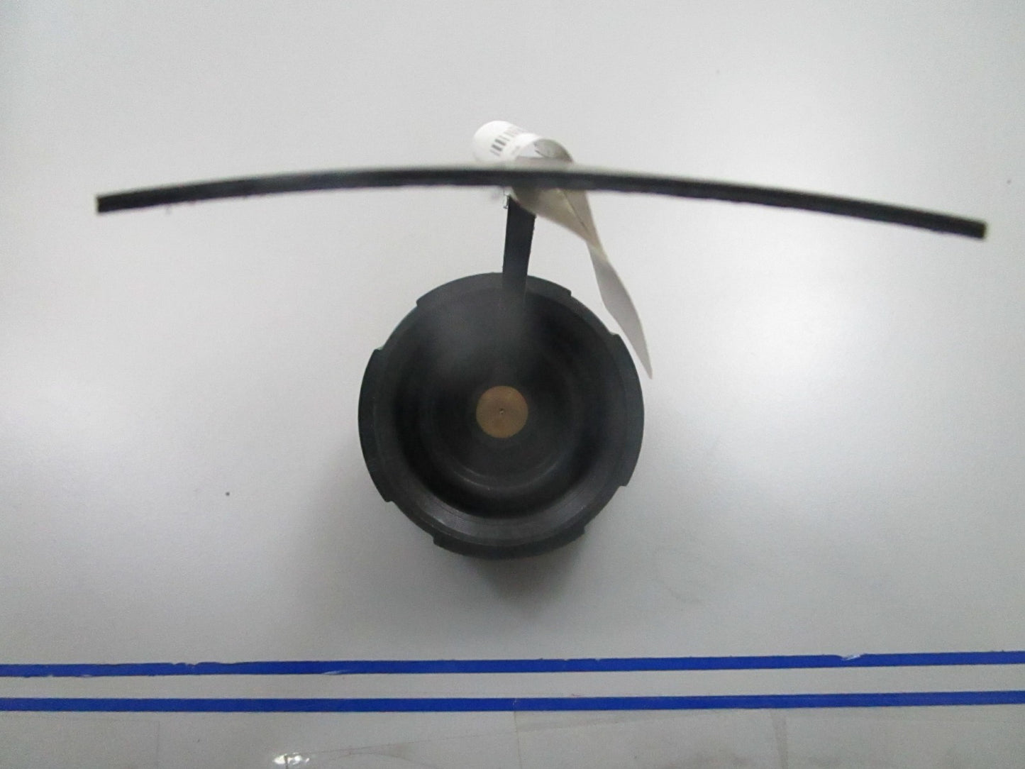 *NEW OEM* 0810 OMC Johnson Evinrude Fuel Cap Assembly 767525 0767525