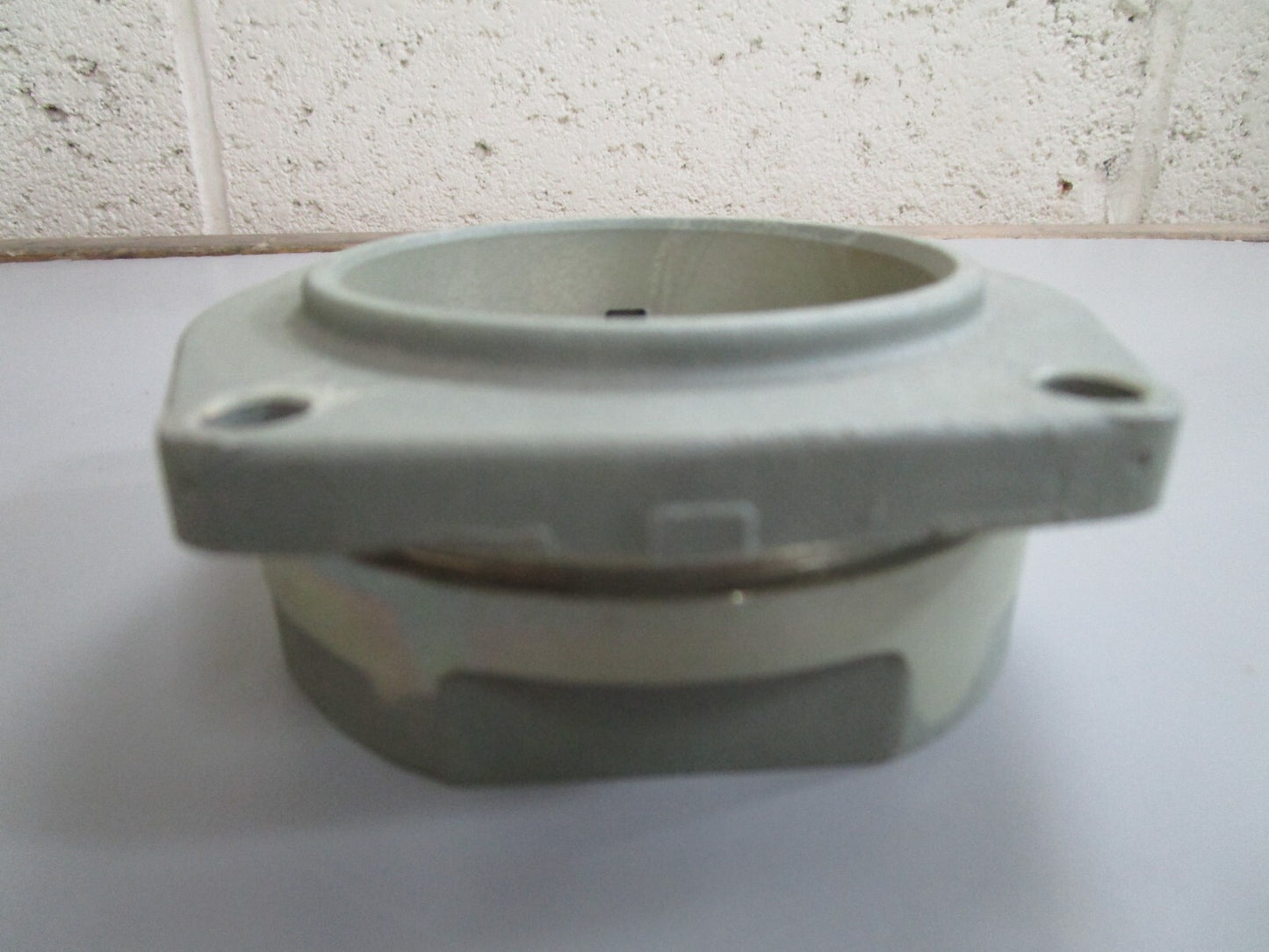 *NEW OEM* 0820 OMC Bearing Retainer 313184 0313184