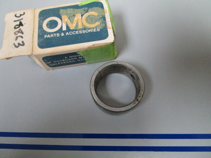 NEW OEM 318863 0318863 OMC Johnson Evinrude Center Bearing Split Sleeve 0720