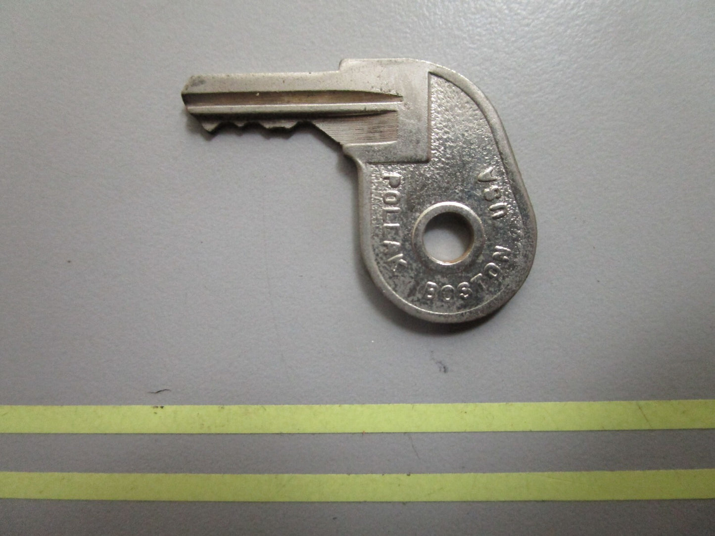 *NEW OEM* 0770 OMC Johnson Evinrude Ignition Key 73-34 501798 0501798