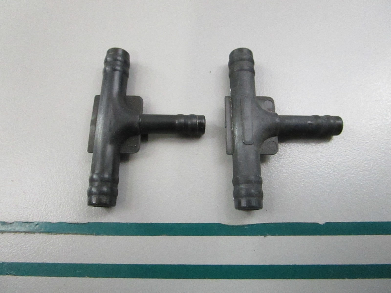 NEW OEM (LOT OF 2) 123553 0123553 OMC Johnson Evinrude Tee Connector 0810
