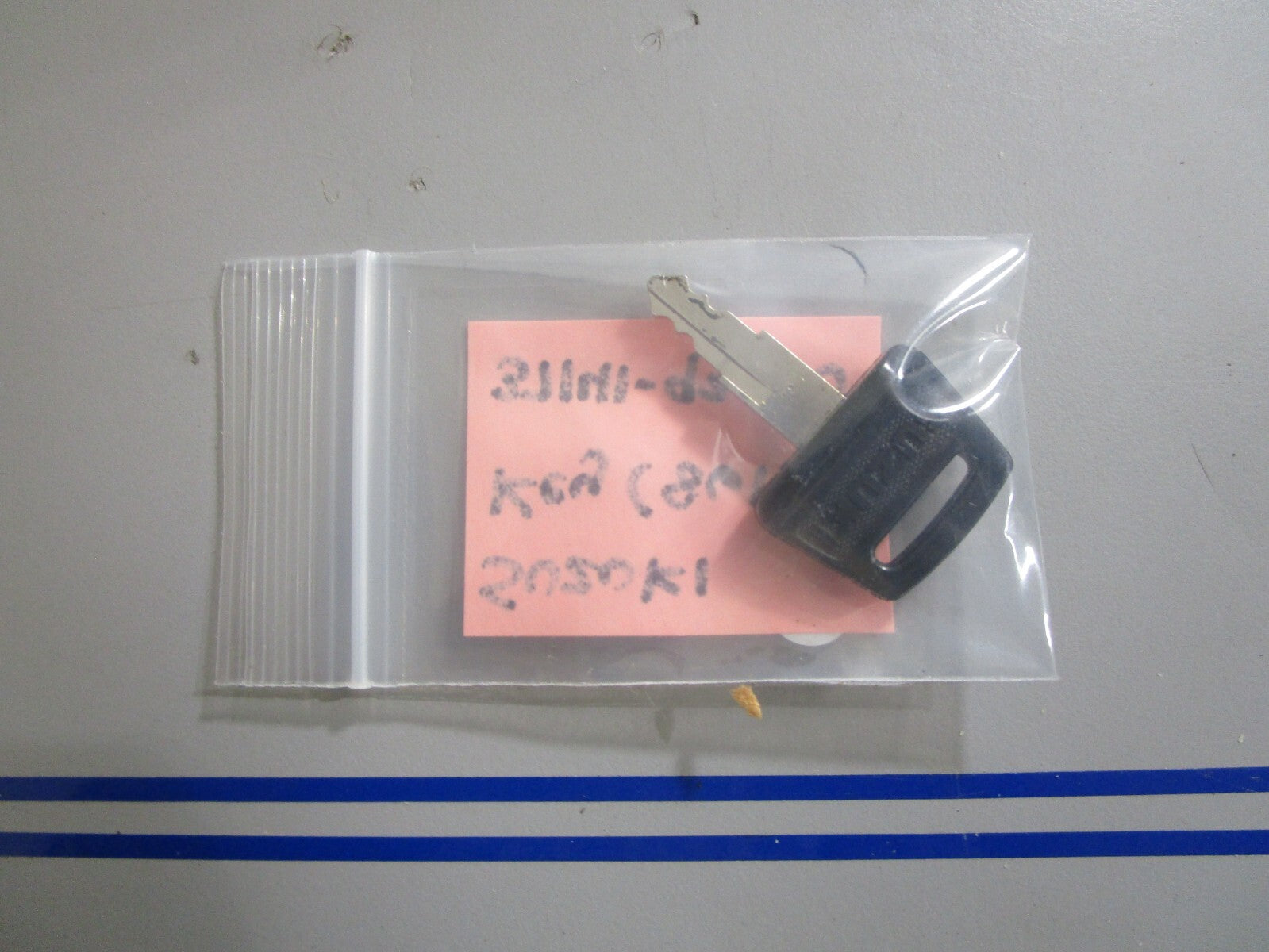 *NEW OEM* 0810 Suzuki Key (8613) 37141-93350