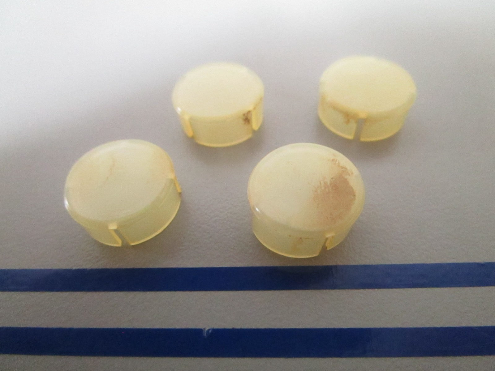 NEW OEM (LOT OF 4) 308055 0308055 OMC Johnson Evinrude Trunnion Cap 0810