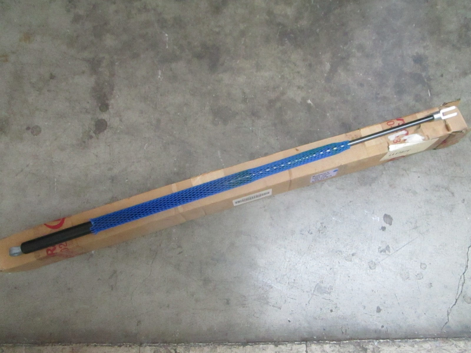 *NEW OEM* 0820 Bobcat Left Gas Spring 6667834