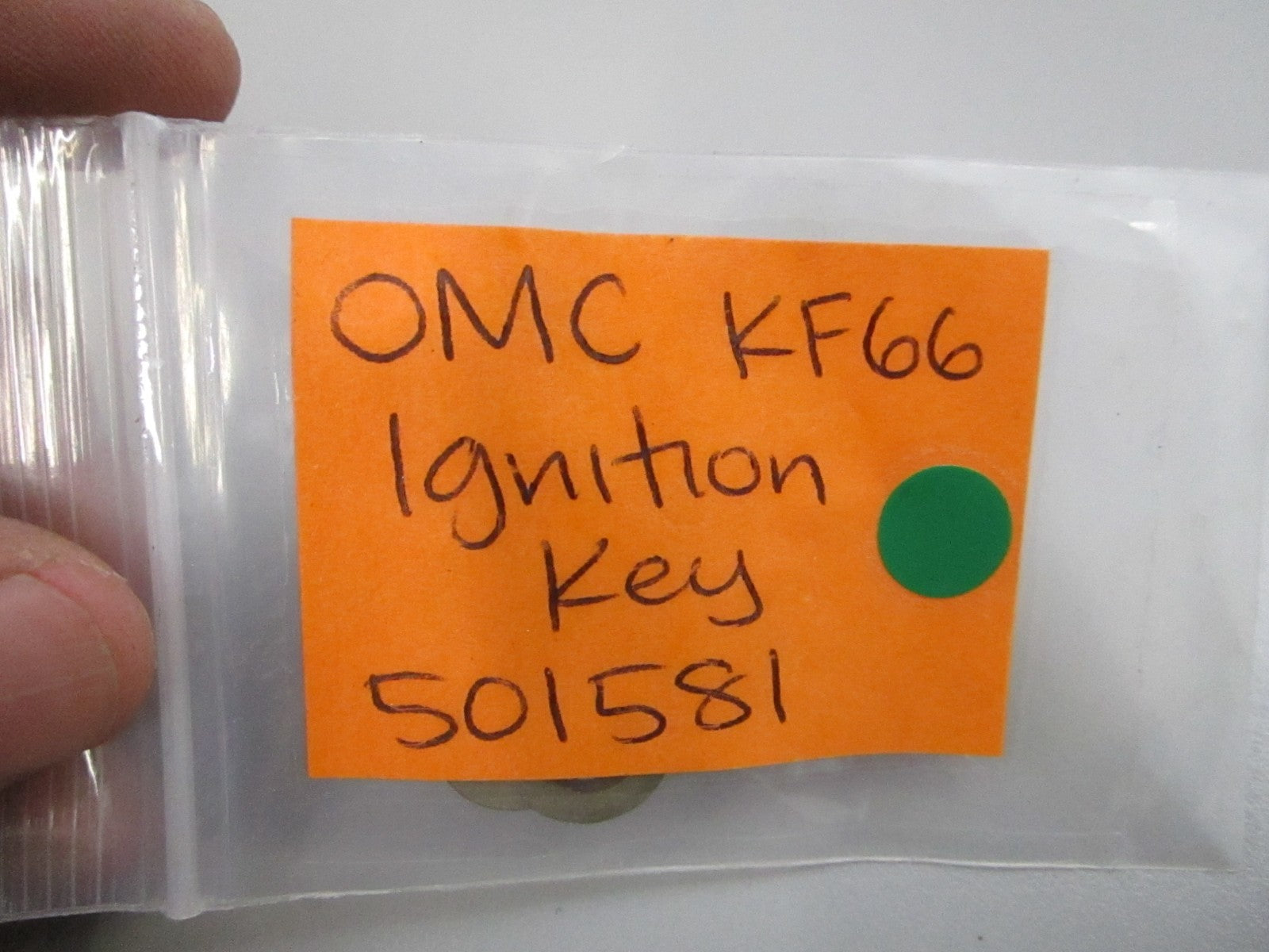 NEW OEM (LOT OF 2) 501581 0501581 OMC Johnson Evinrude KF66 Ignition Key 0810