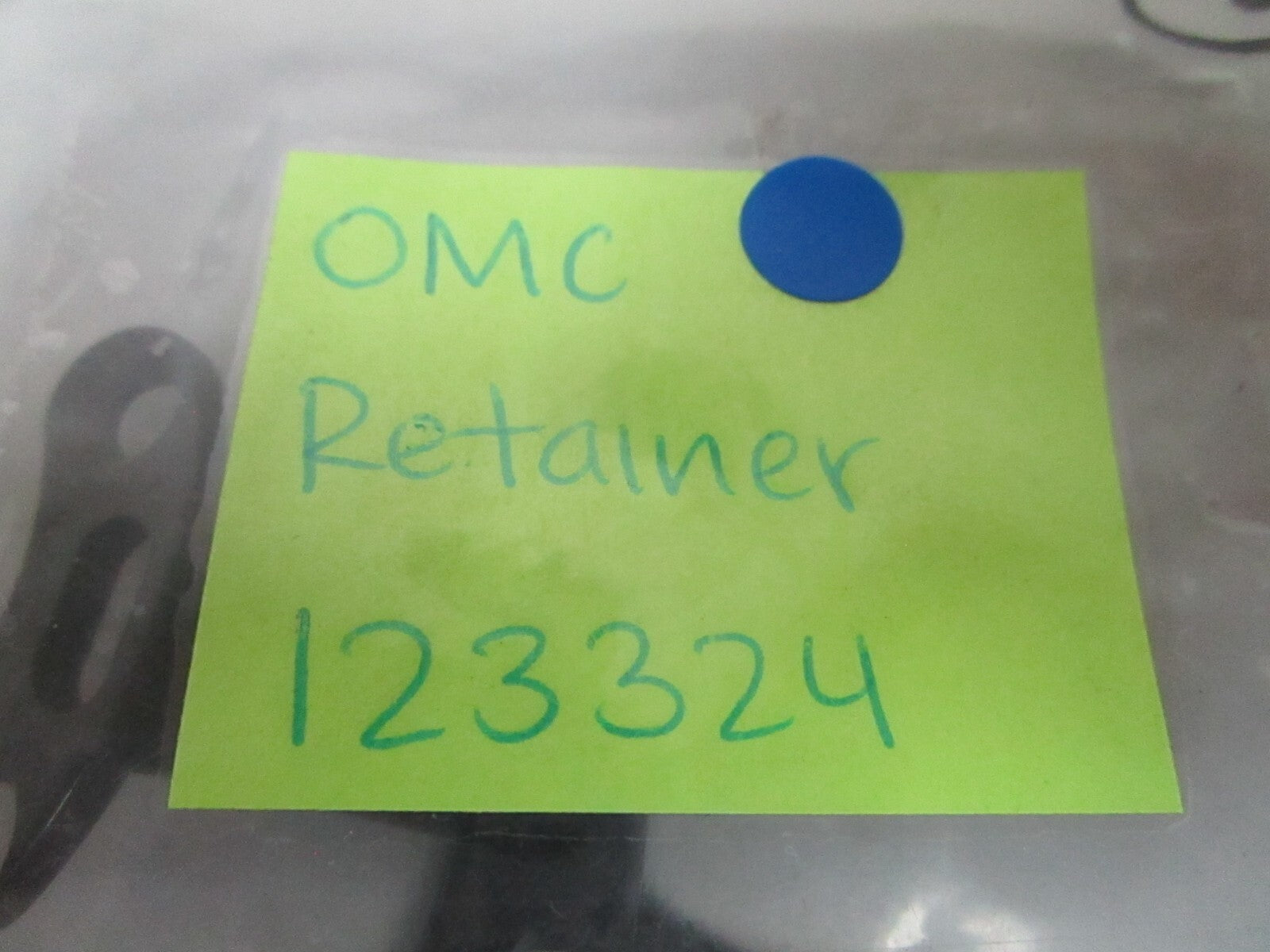 *NEW OEM* 0810 OMC Johnson Evinrude Retainer 123324 0123324