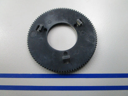 NEW OEM 121597 0121597 OMC Johnson Evinrude Output Gear 0810