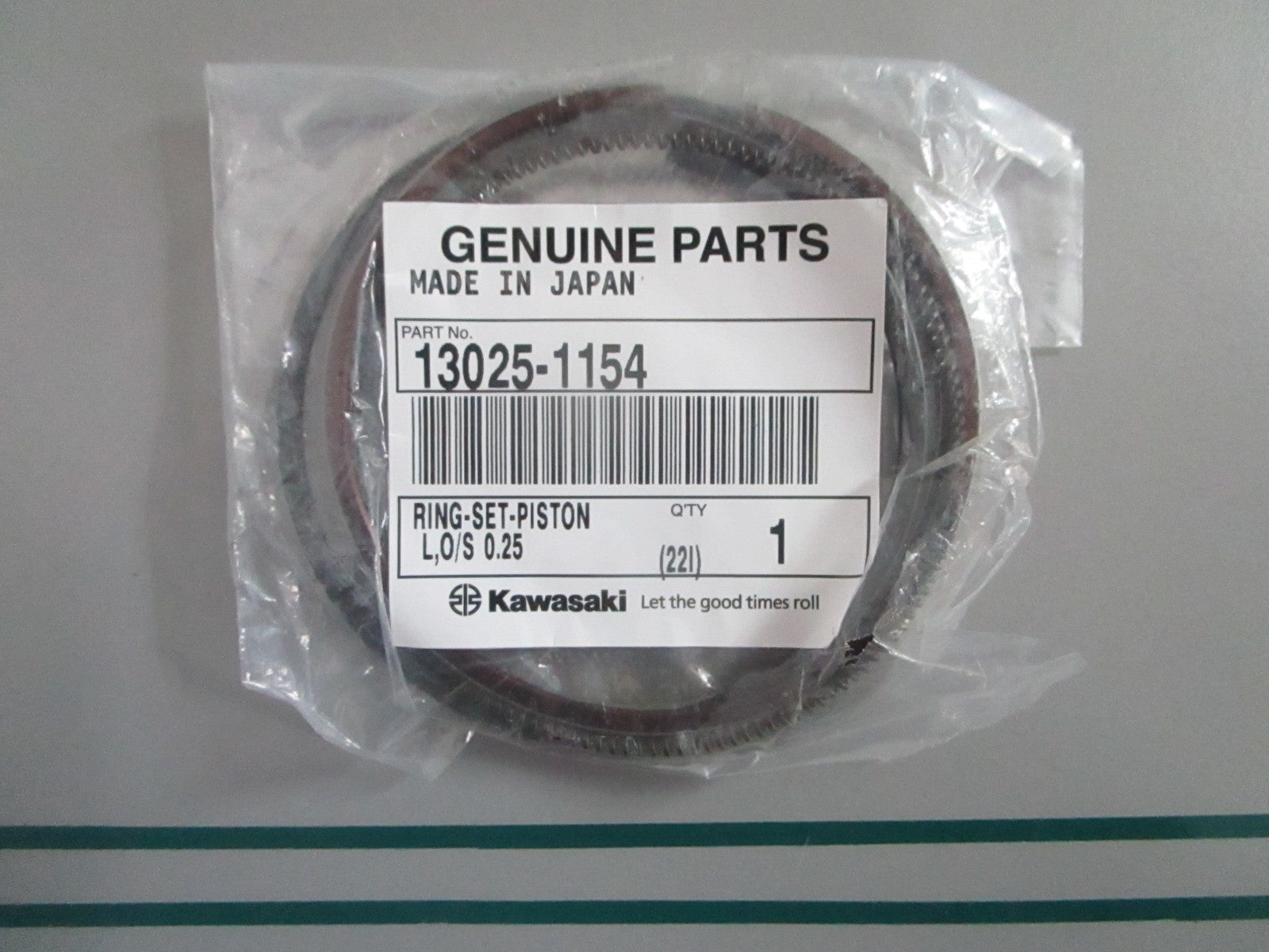 NEW OEM 13025-1154 Kawasaki Piston Ring Set 0820