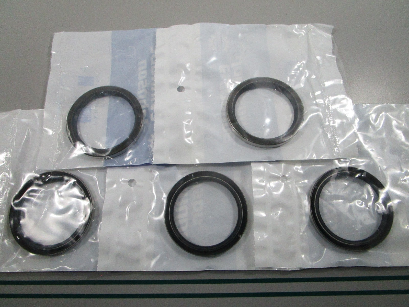 NEW OEM (LOT OF 5) 313353 0313353 OMC Johnson Evinrude Seal 0810
