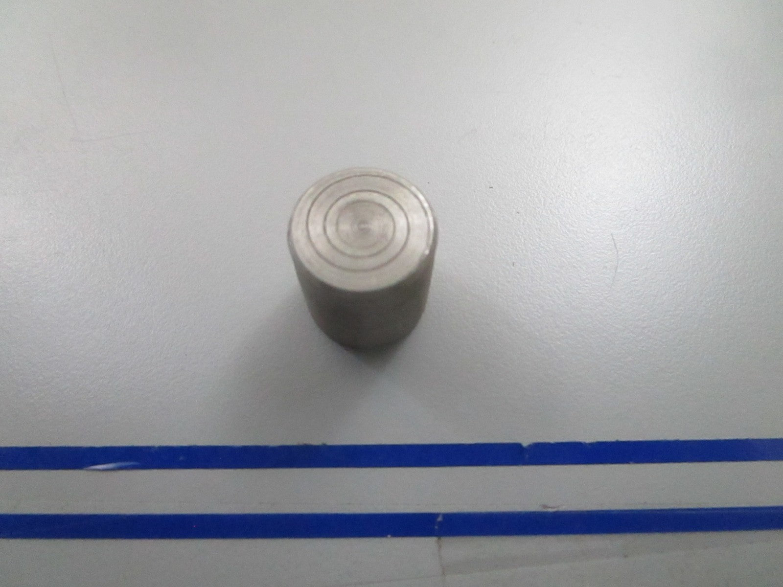 *NEW OEM* 0810 OMC Johnson Evinrude Plug 310964 0310964