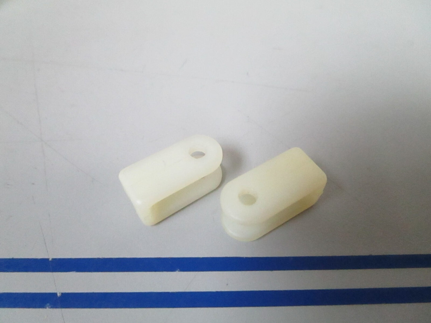 *NEW OEM* (LOT OF 2) 0720 OMC Johnson Evinrude Cable Guide 909550 0909550