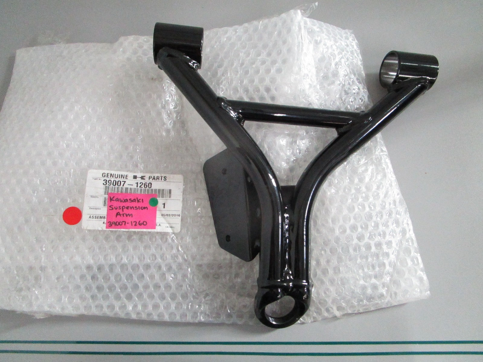 NEW OEM 39007-1260 Kawasaki Suspension Arm 0820
