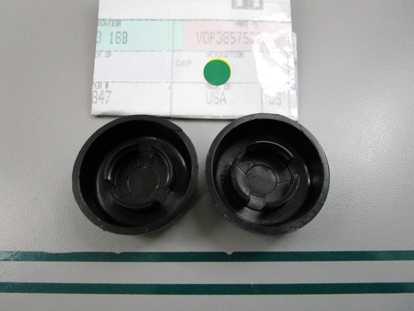 NEW OEM (LOT OF 2) 3857522 Volvo Penta Cap 0810