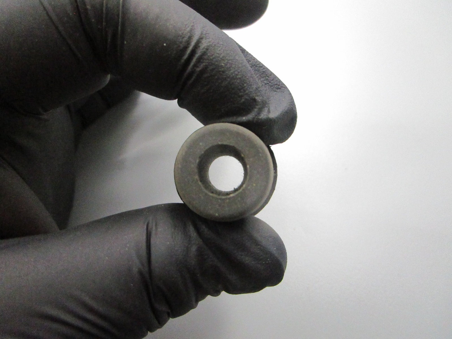 *NEW OEM* 0810 Mercury Quicksilver Grommet 23-35977