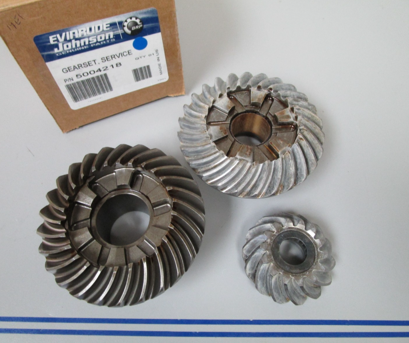 *NEW OEM* 0720 OMC Johnson Evinrude Gear & Pinion Set 5004218