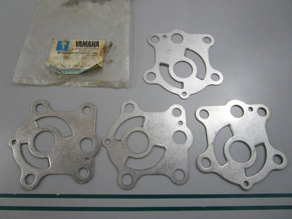 NEW OEM (LOT OF 4) 663-44323-00-00 Yamaha Water Pump Plate 0810