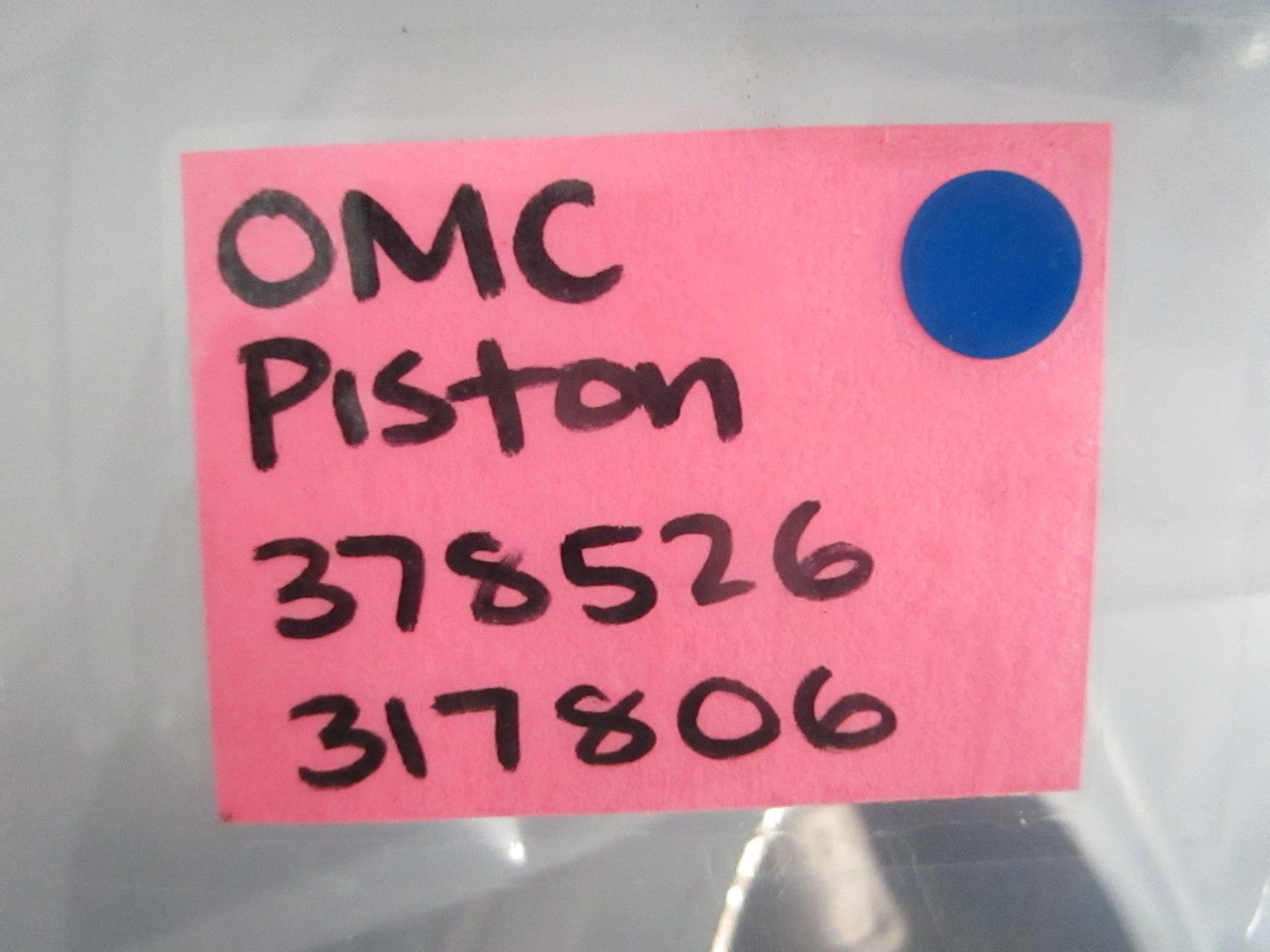 NEW OEM 378526 0378526 317806 OMC Johnson Evinrude .020 Piston 0820