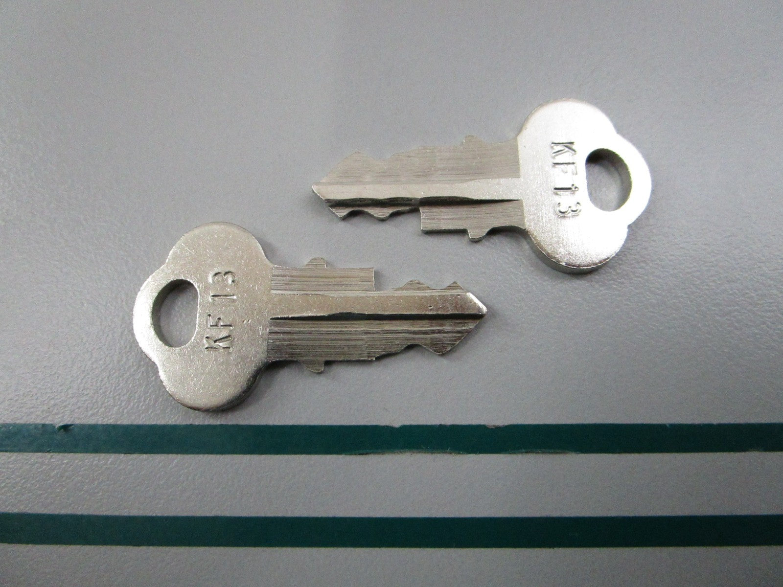 NEW OEM (LOT OF 2) 501528 0501528 OMC Johnson Evinrude KF 13 Ignition Key 0810