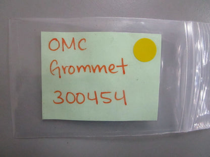 *NEW OEM* (LOT OF 3) 0810 OMC Johnson Evinrude Grommet 300454 0300454