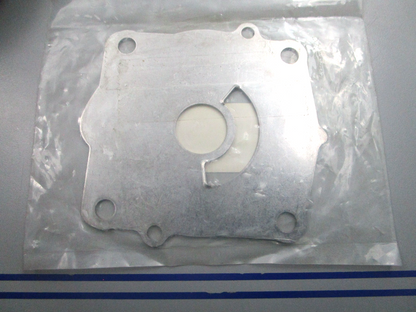 NEW OEM Yamaha 68V-44323-00-00 Water Pump Plate 0810