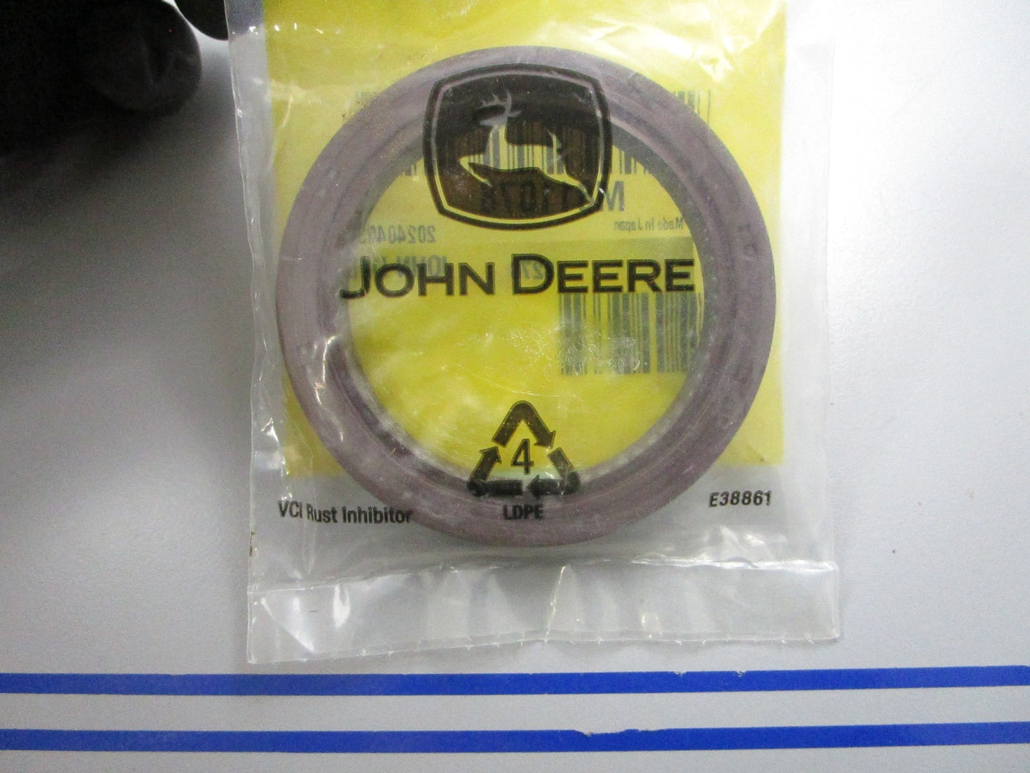 *NEW OEM* 0810 John Deere Oil Seal M811078