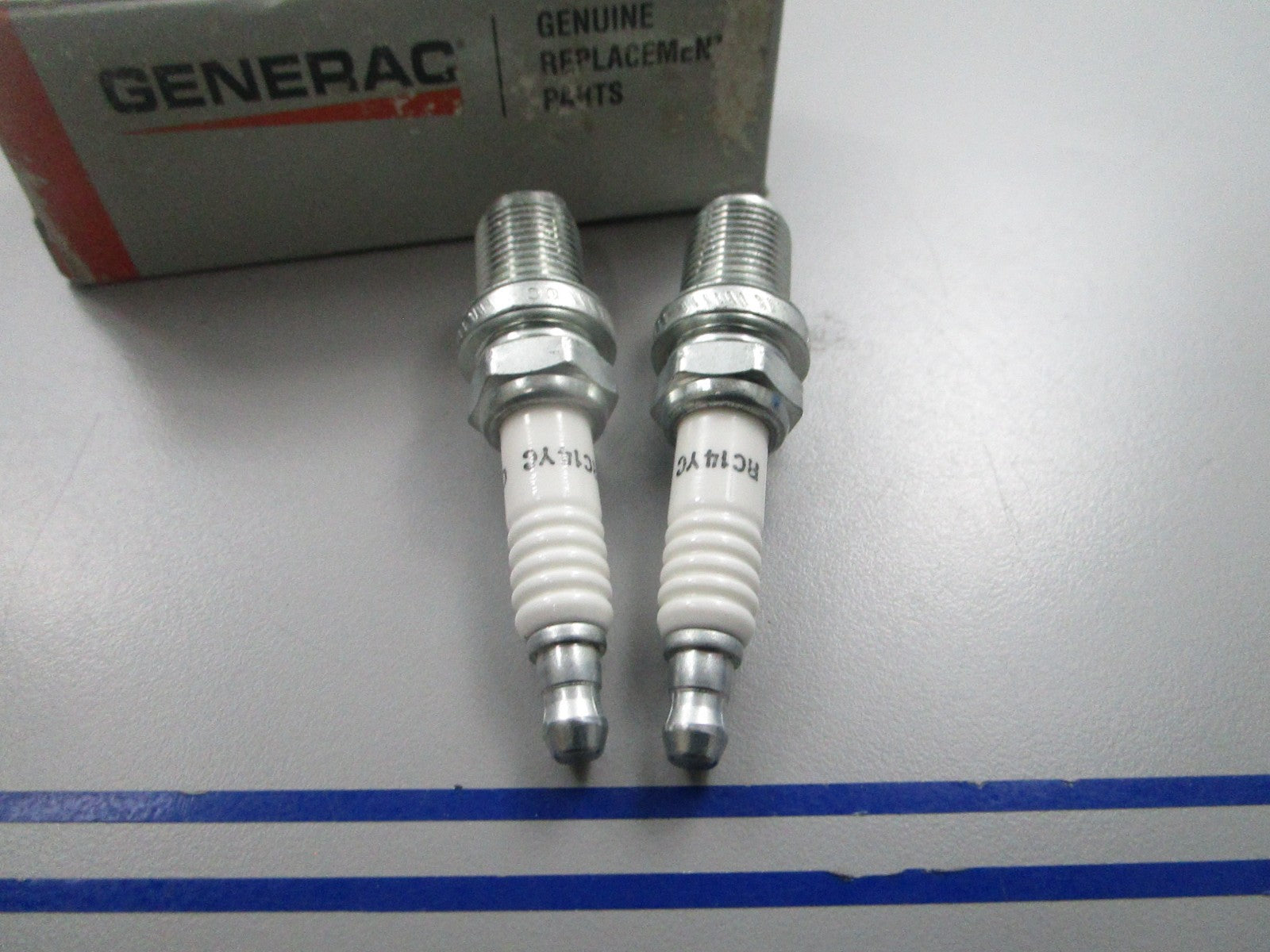 *NEW OEM* (LOT OF 2) 0810 Generac Champion Spark Plug RC14YC 0E7585