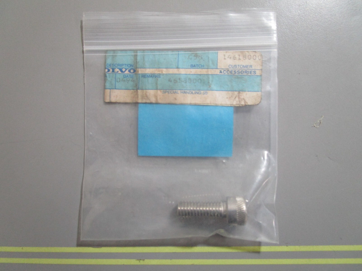 *NEW OEM* 0810 Volvo Penta Screw 941810
