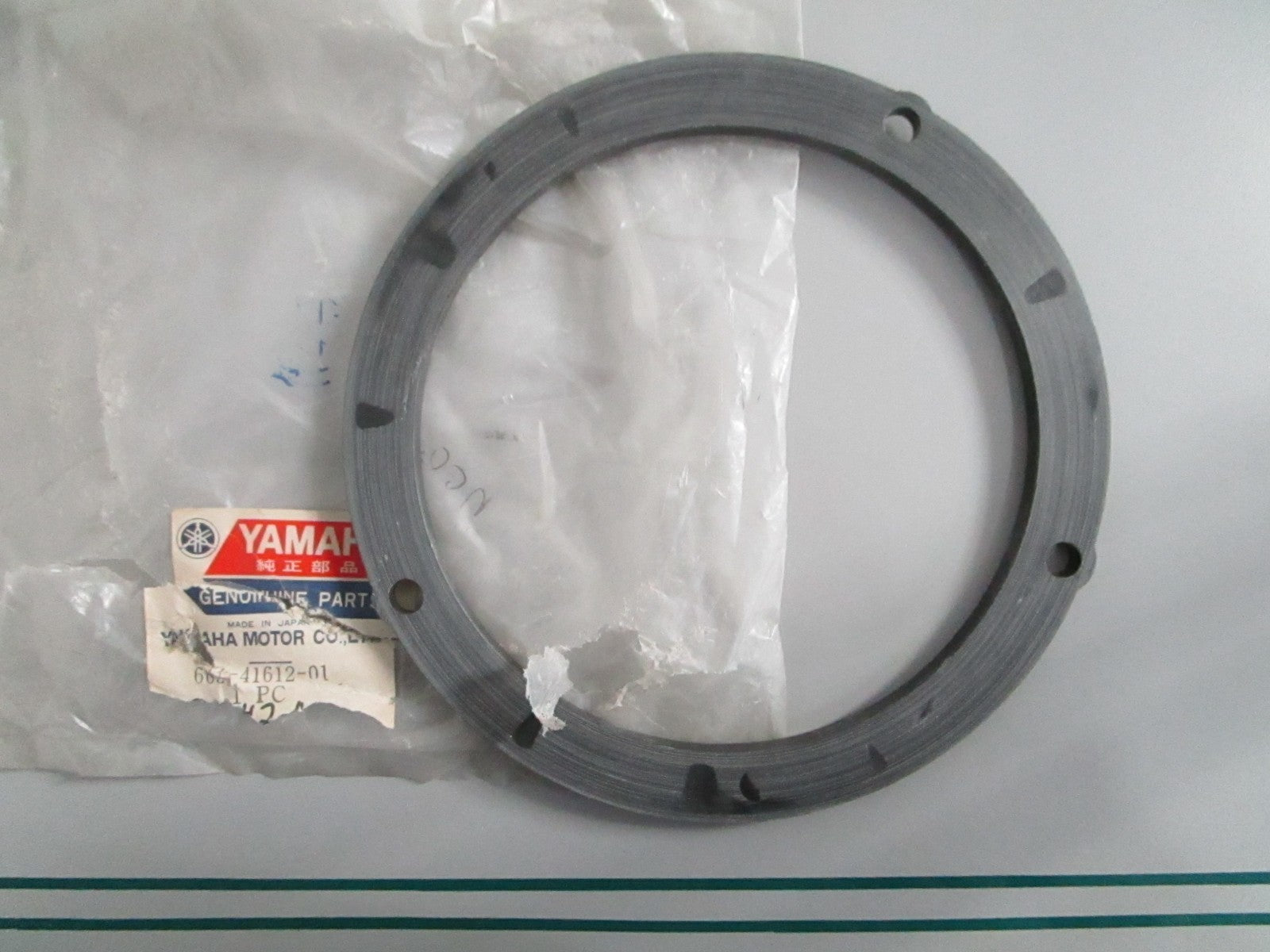 NEW OEM 663-41612-01-00 Yamaha Retainer 0820