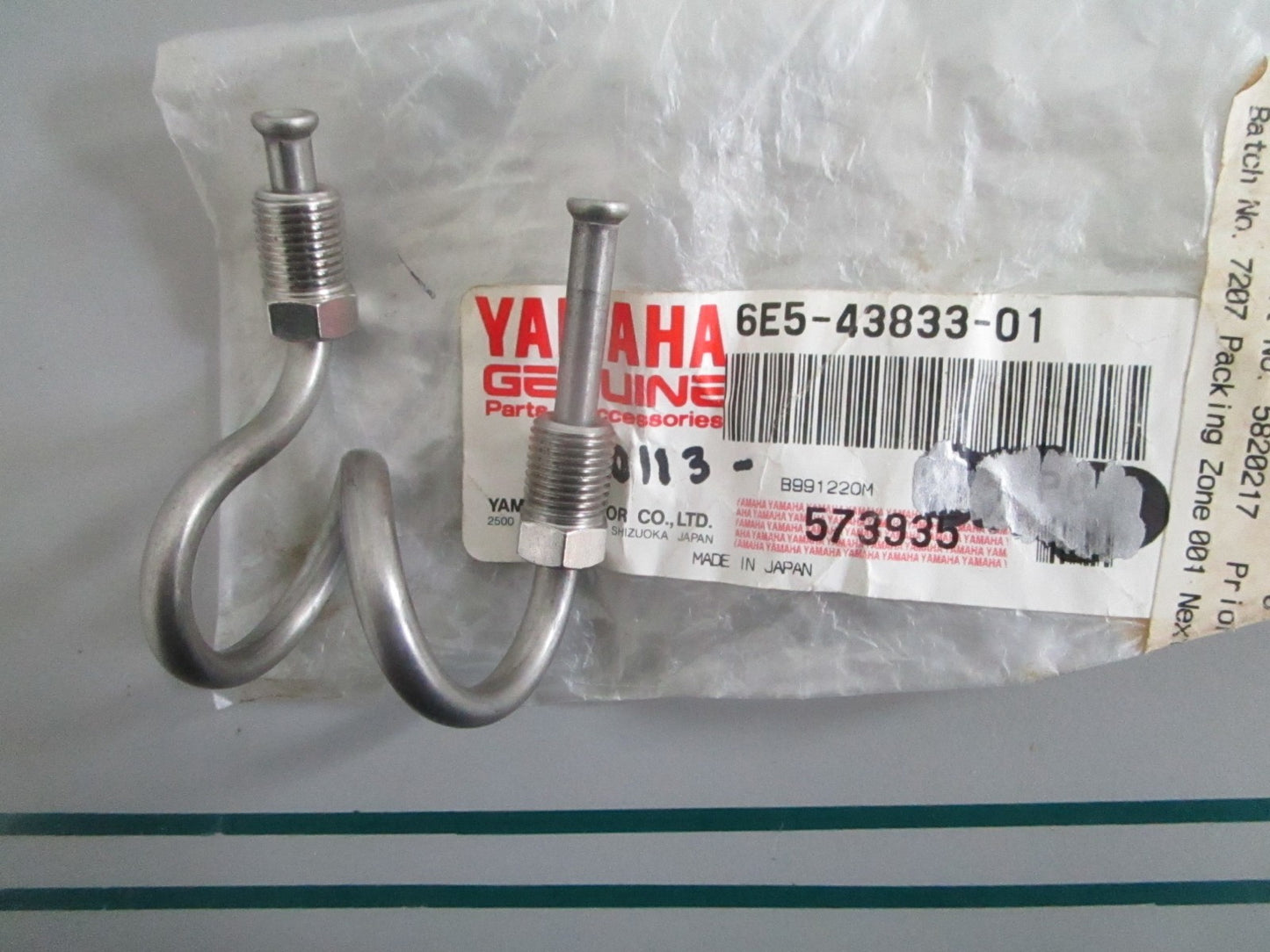 NEW OEM 6E5-43833-01-00 Yamaha Pipe 0820
