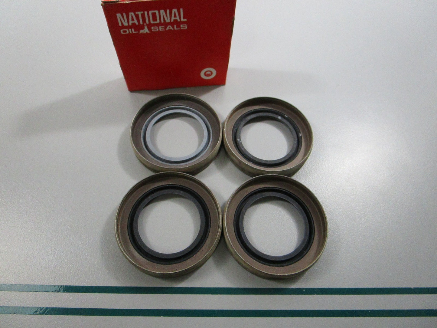 NEW OEM (LOT OF 4) 203025 National Oil Seal 0810