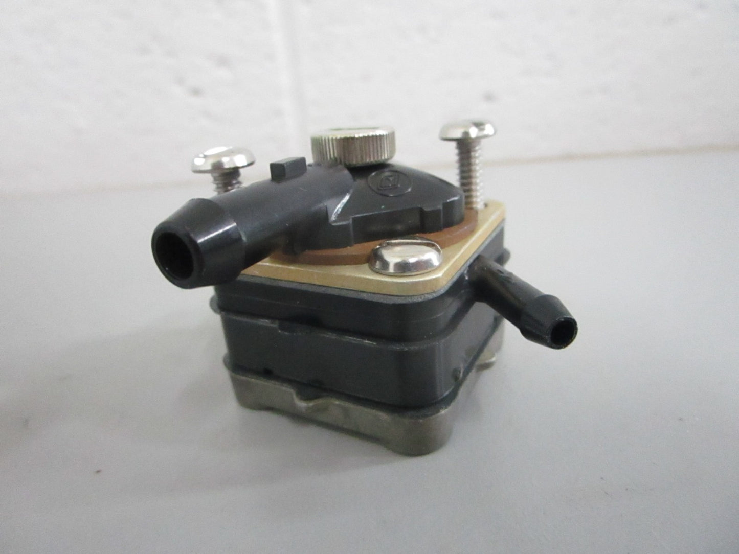 *NEW OEM* 0820 OMC Johnson Evinrude Fuel Pump Assy 388833 0388833
