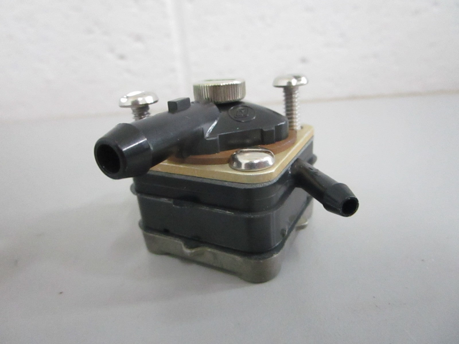 *NEW OEM* 0820 OMC Johnson Evinrude Fuel Pump Assy 388833 0388833