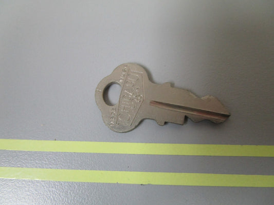 *NEW OEM* 0810 OMC Johnson Evinrude Ignition Key KF50 501565 0501565