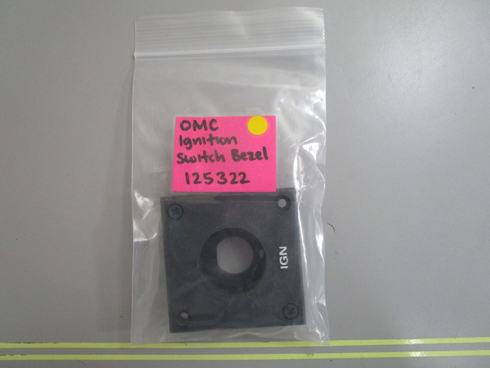 *NEW OEM* 0810 OMC Johnson Evinrude Ignition Switch Bezel 125322 0125322