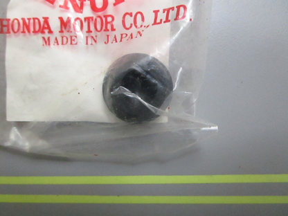 *NEW OEM* 0810 Honda Grommet 64234-MG9-770