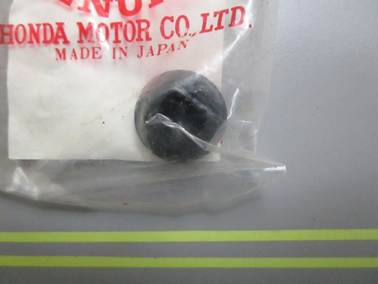 *NEW OEM* 0810 Honda Grommet 64234-MG9-770
