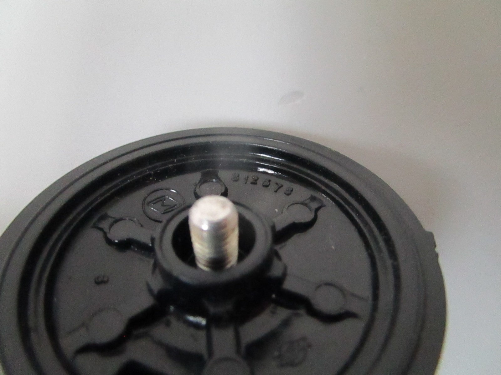 NEW OEM 312678 312677 OMC Johnson Evinrude Filter Cap & Screw 0810