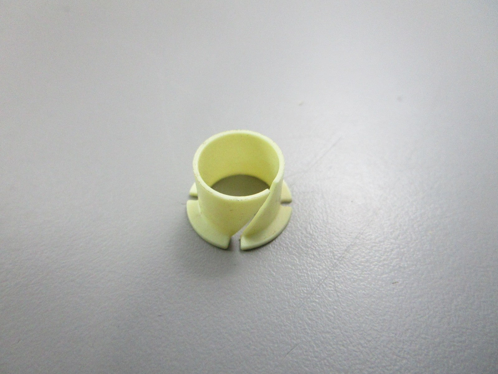 NEW OEM 312708 0312708 OMC Johnson Evinrude Shift Rod Bushing 0810