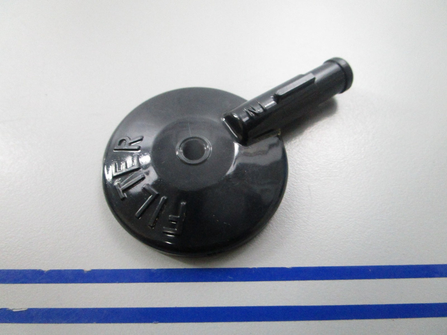 NEW OEM 335335 0335335 OMC Johnson Evinrude Fuel Pump Filter Cap 0810