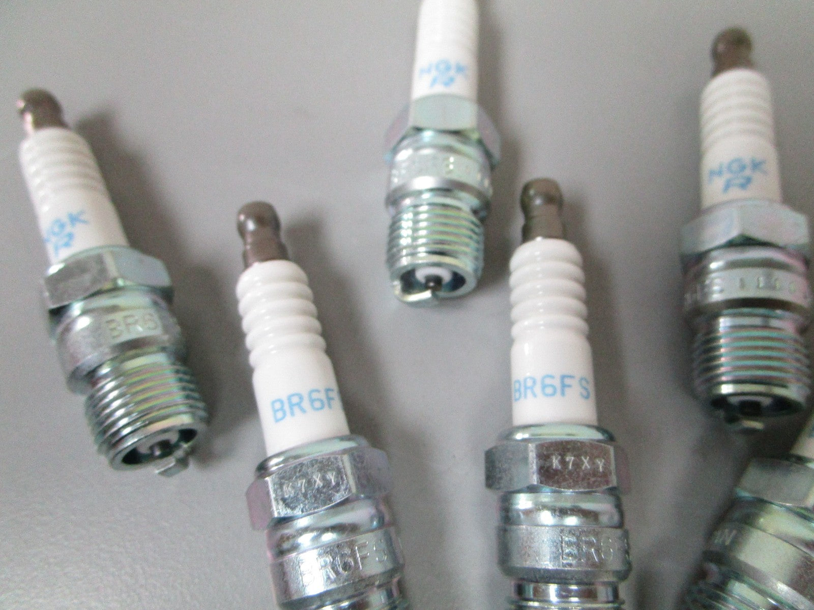 NEW OEM BR6FS NGK Spark Plug (LOT OF 8) 0720