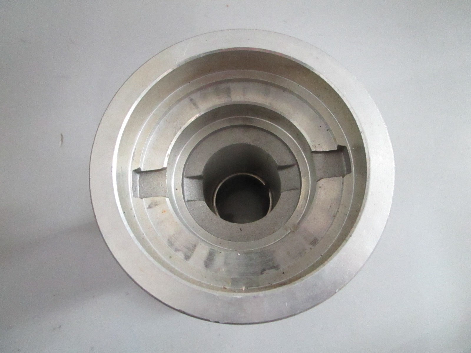 NEW OEM 62813A1 Mercury Quicksilver Bearing Carrier Assy 0820